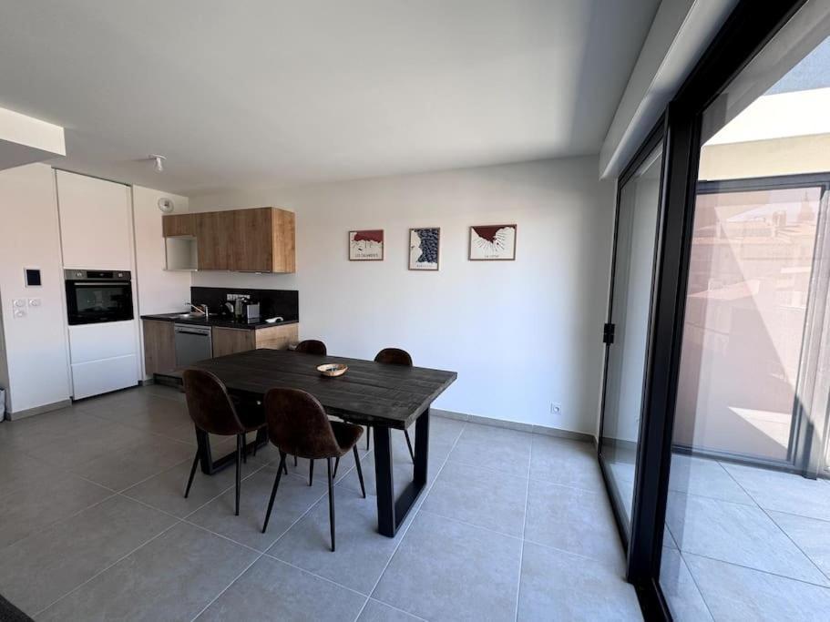 Magnifique T2-climatise Avec Terrasse-catalans Appartement Marseille